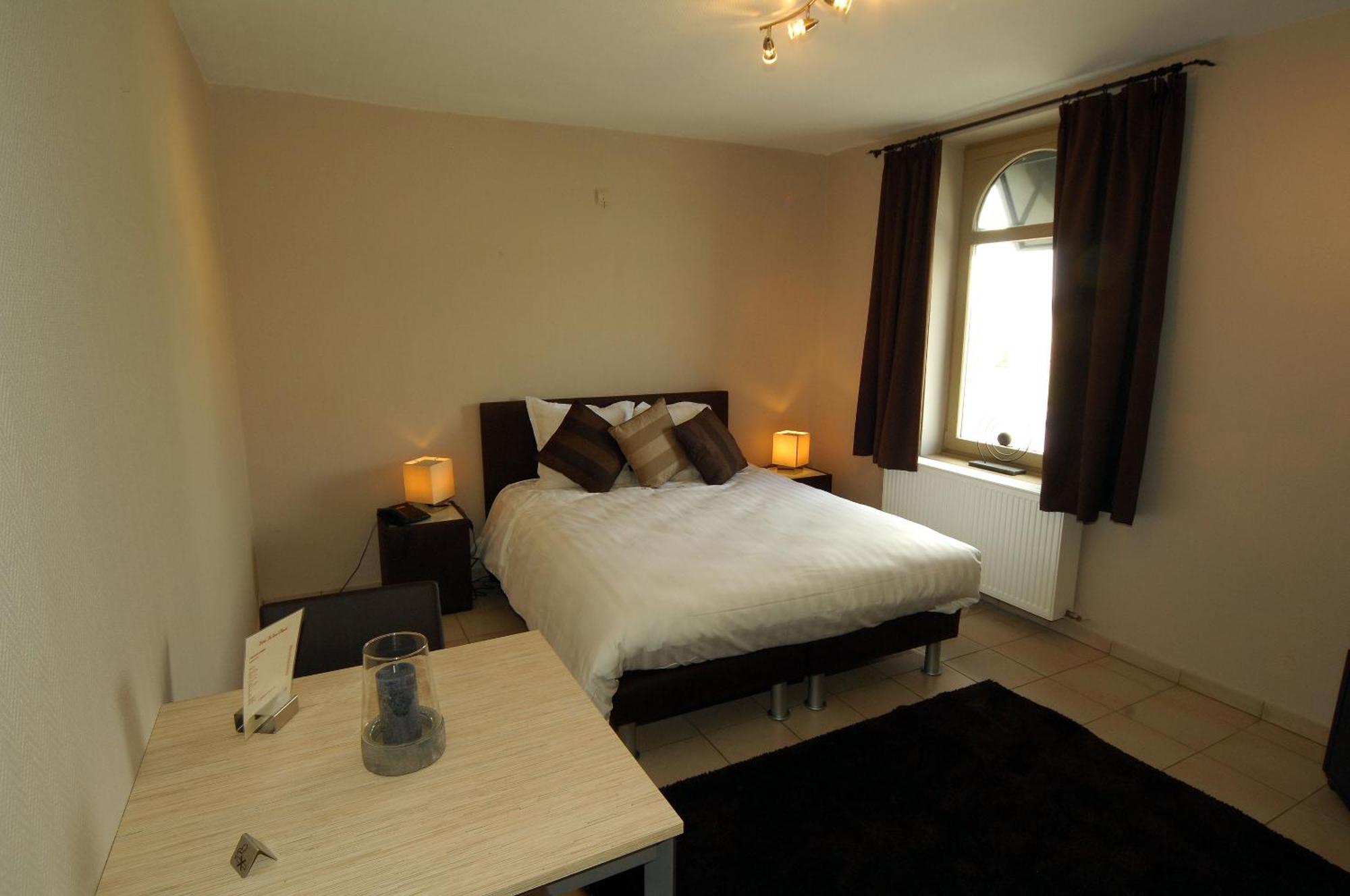 Hotel Le Saint Loup Gembloux Bagian luar foto