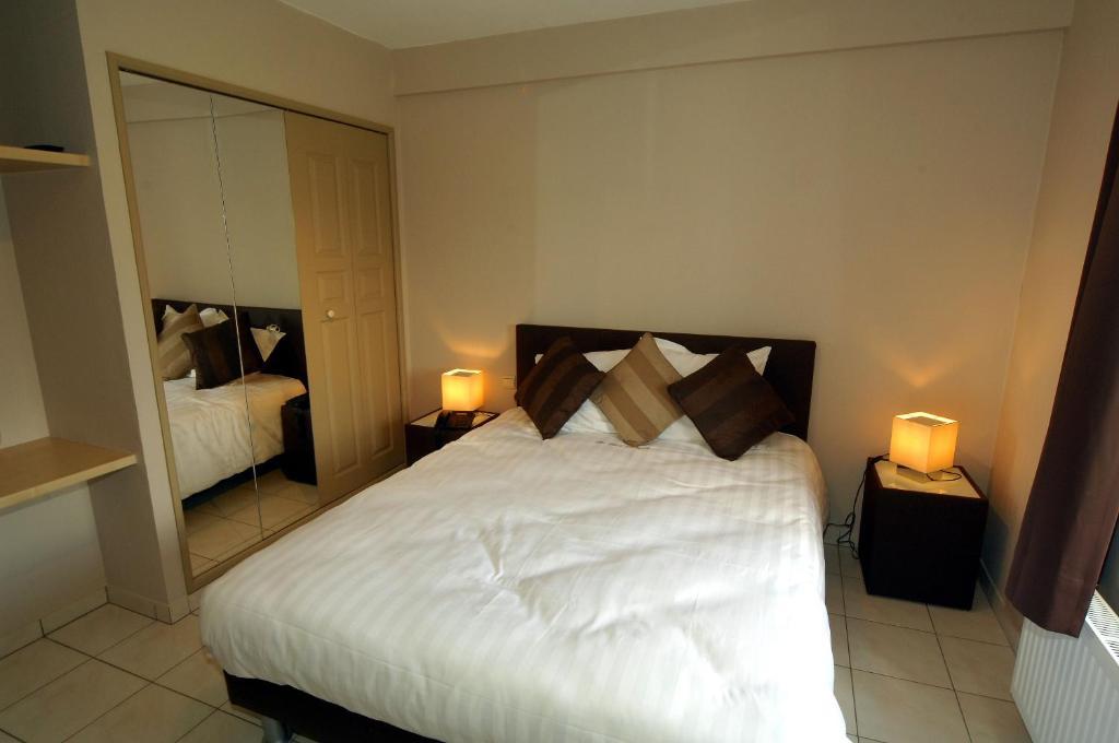 Hotel Le Saint Loup Gembloux Ruang foto