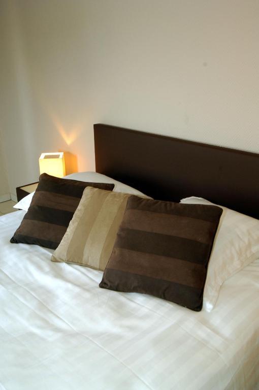 Hotel Le Saint Loup Gembloux Ruang foto