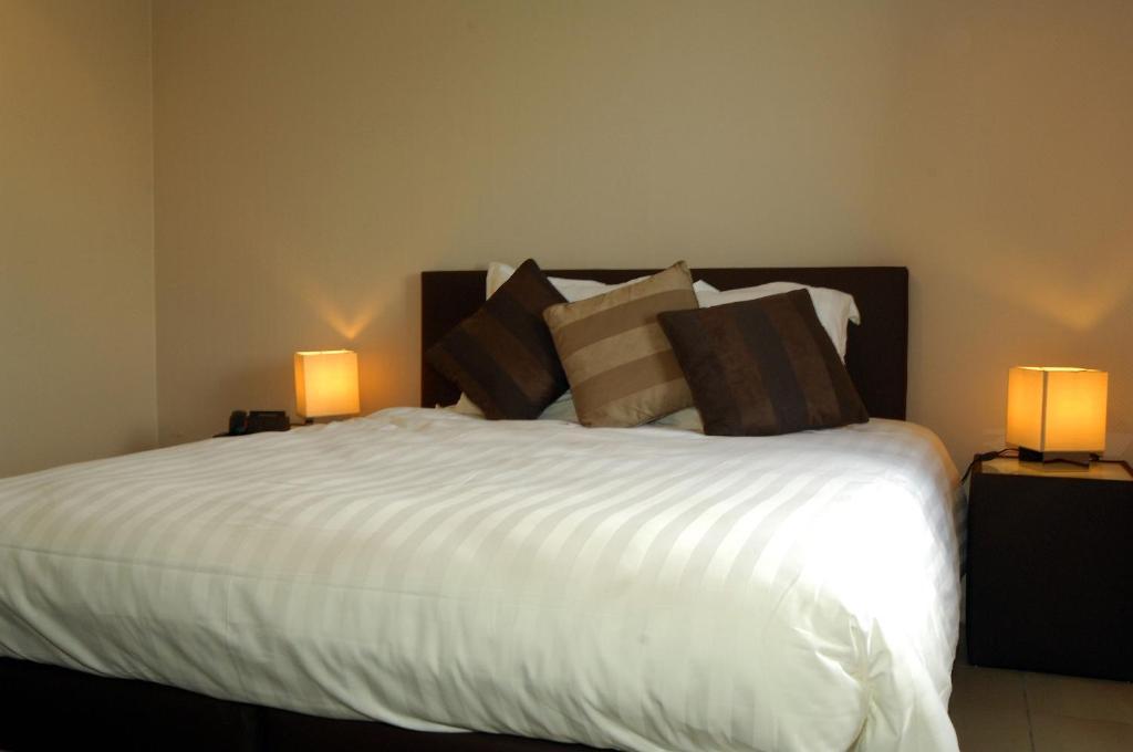 Hotel Le Saint Loup Gembloux Ruang foto